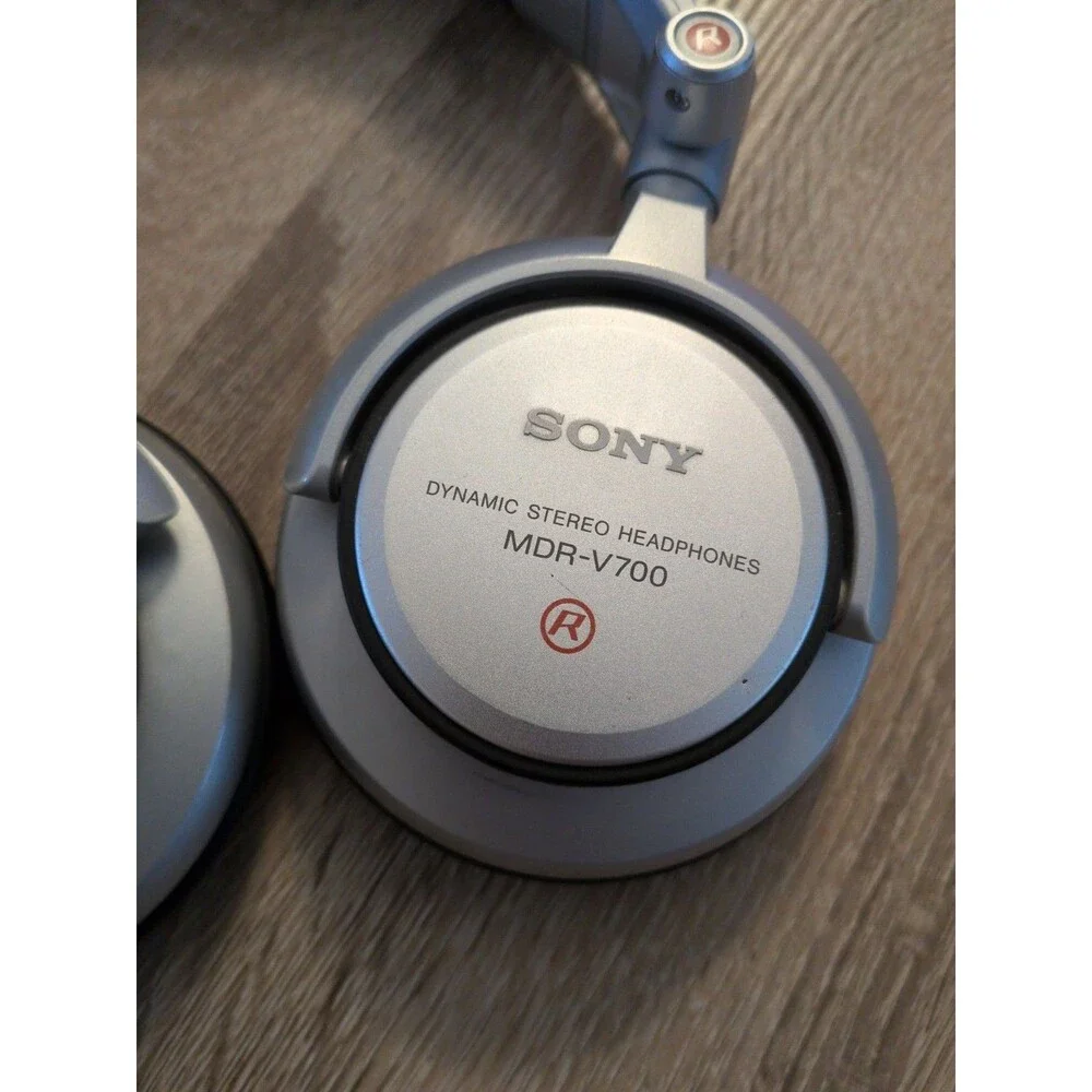 Sony MDR V700 Professional DJ Headphones Silver w/ 1/4” Plug Adapter